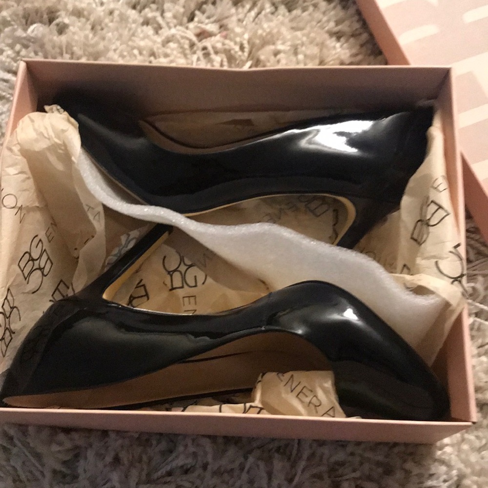 BCBG Black High heel for all occasion! - Picture 8 of 8